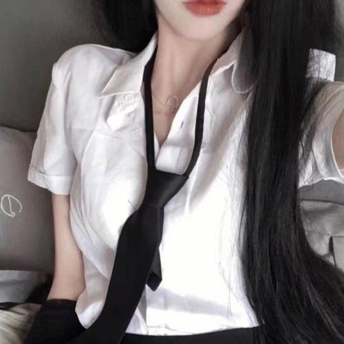 伯纳德特的真实本质